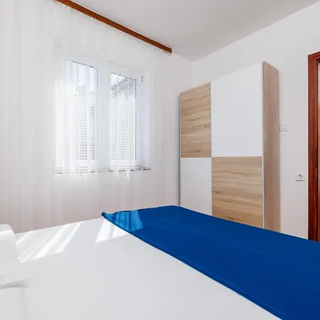 Meri 2nd Floor דראמליי